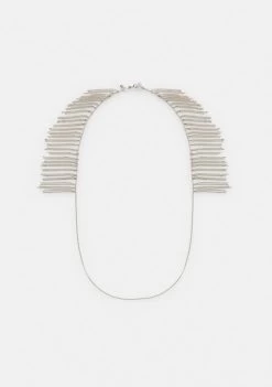Metal Chain With Metallic Fringes